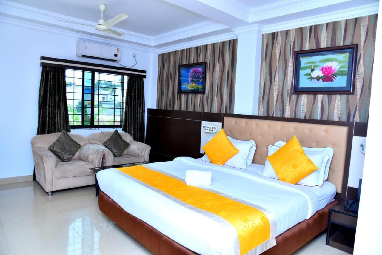 The Grand Krishna Luxury Hotel Chikmagalūr Esterno foto